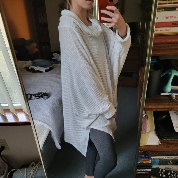 Forever 21 Oversized cowl neck sweater - Picture 5 of 7